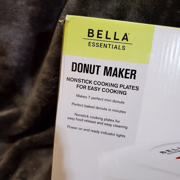 Bella Essentials Mini Donut Maker Easy Clean Nonstick Open Box - Picture 2 of 9